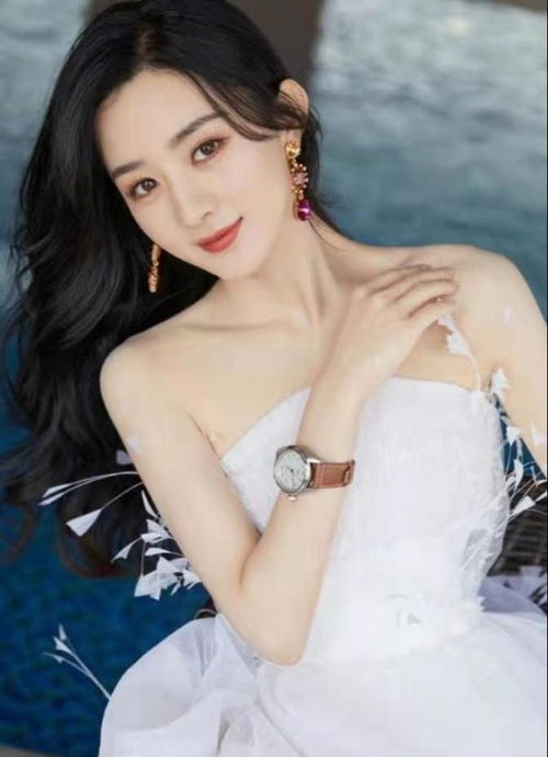 曝趙麗穎爺爺近照惹爭議 面容和善額頭似復(fù)刻,談及孫女滿臉擔(dān)心